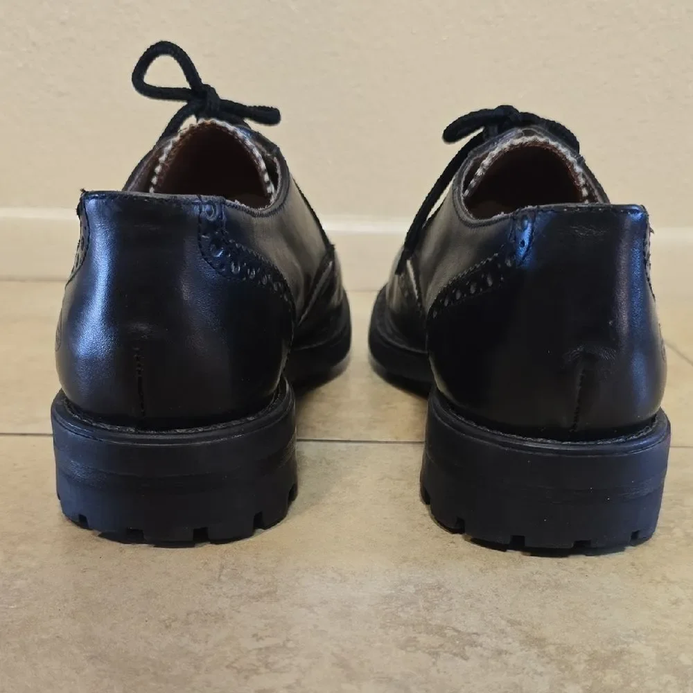 Kenneth Cole Black and White Oxfords Wingtip 9.5